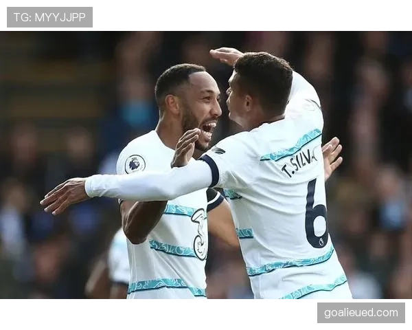 伊萨克与奥巴梅扬：终结效率与无球跑动背后的战术角色差异