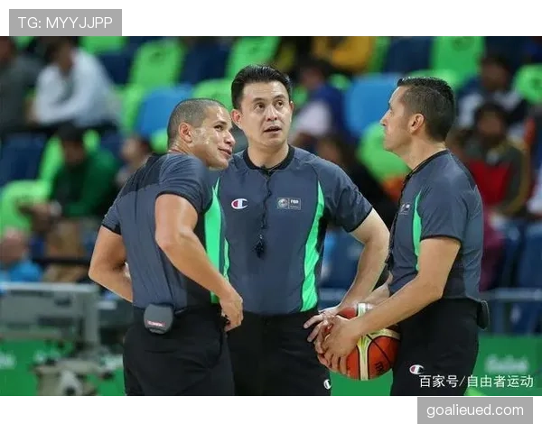 假摔判罚的裁判标准与VAR介入规则详解